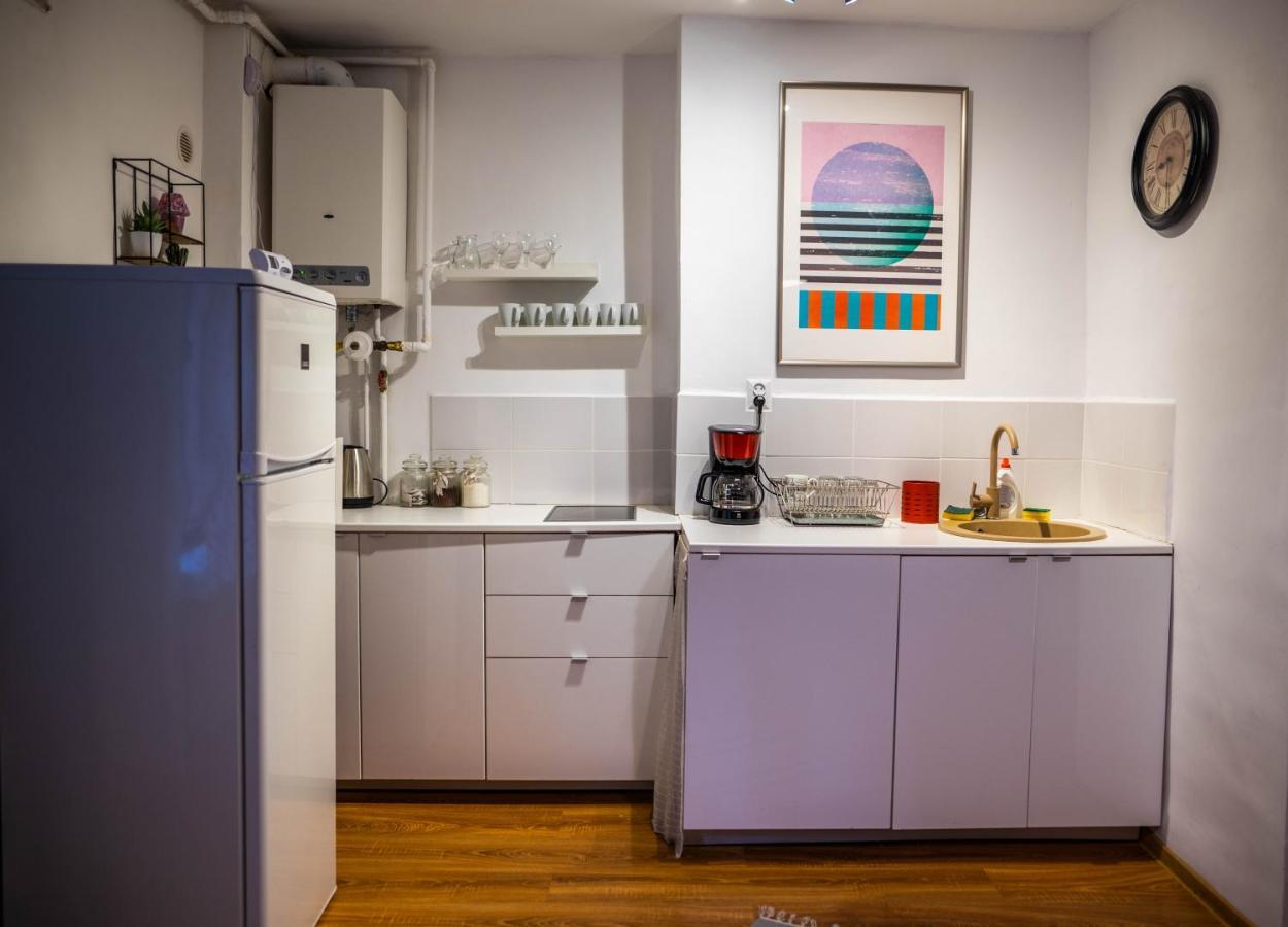 Fifty Shades Of Travel Apartment Brasov Exterior photo